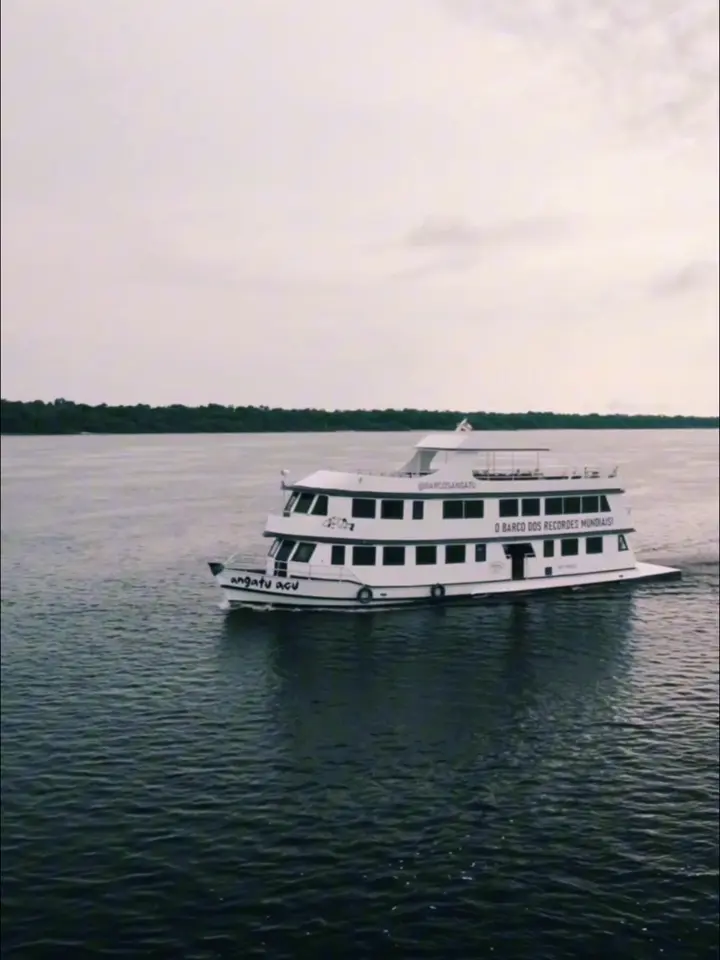 The Angatu riverboat anchored on the Ayuanã River